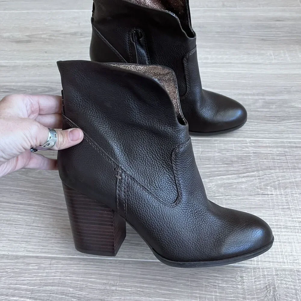 Lucca Lane Kat 7.5 Bootie Brown Metallic Fold Over Ankle Boots $129 Stacked Heel